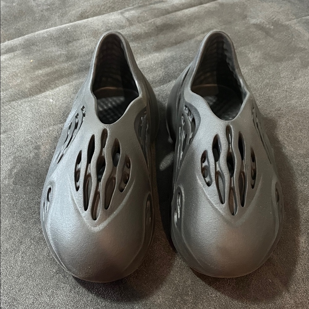 Adidas Yeezy foam runners